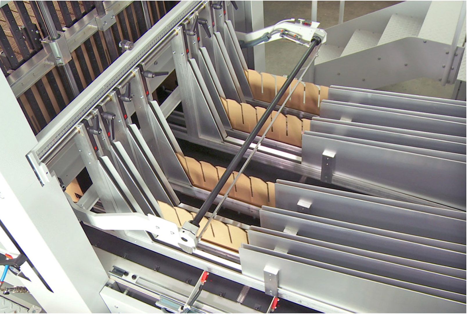 automatic corrugated board partition assembler 